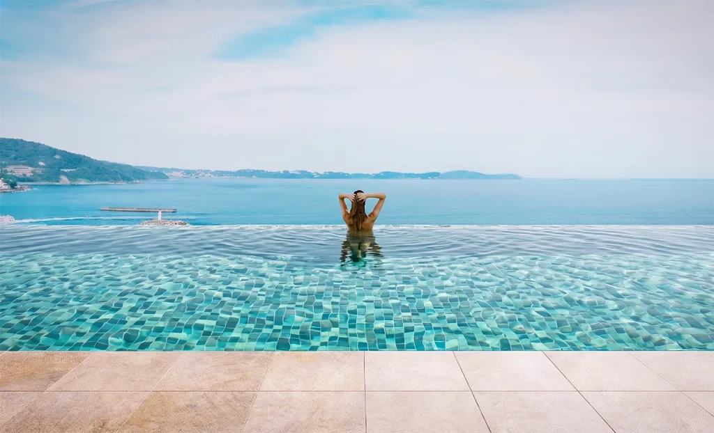 atami the cliff pool01